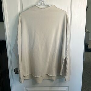 Frank & Eileen Long Sleeve Capelet